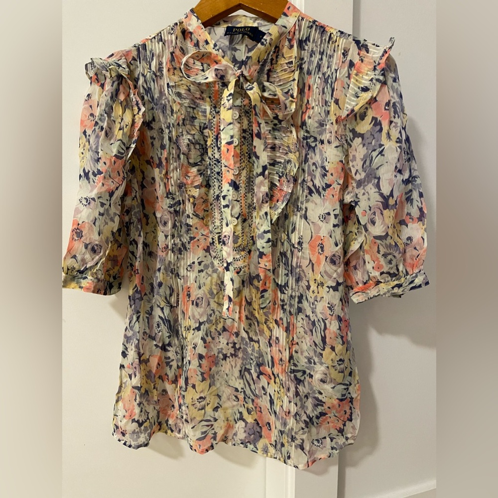 Ralph Lauren, beautiful chiffon blouse, 3/4 sleeve, floral, size 0, brand new